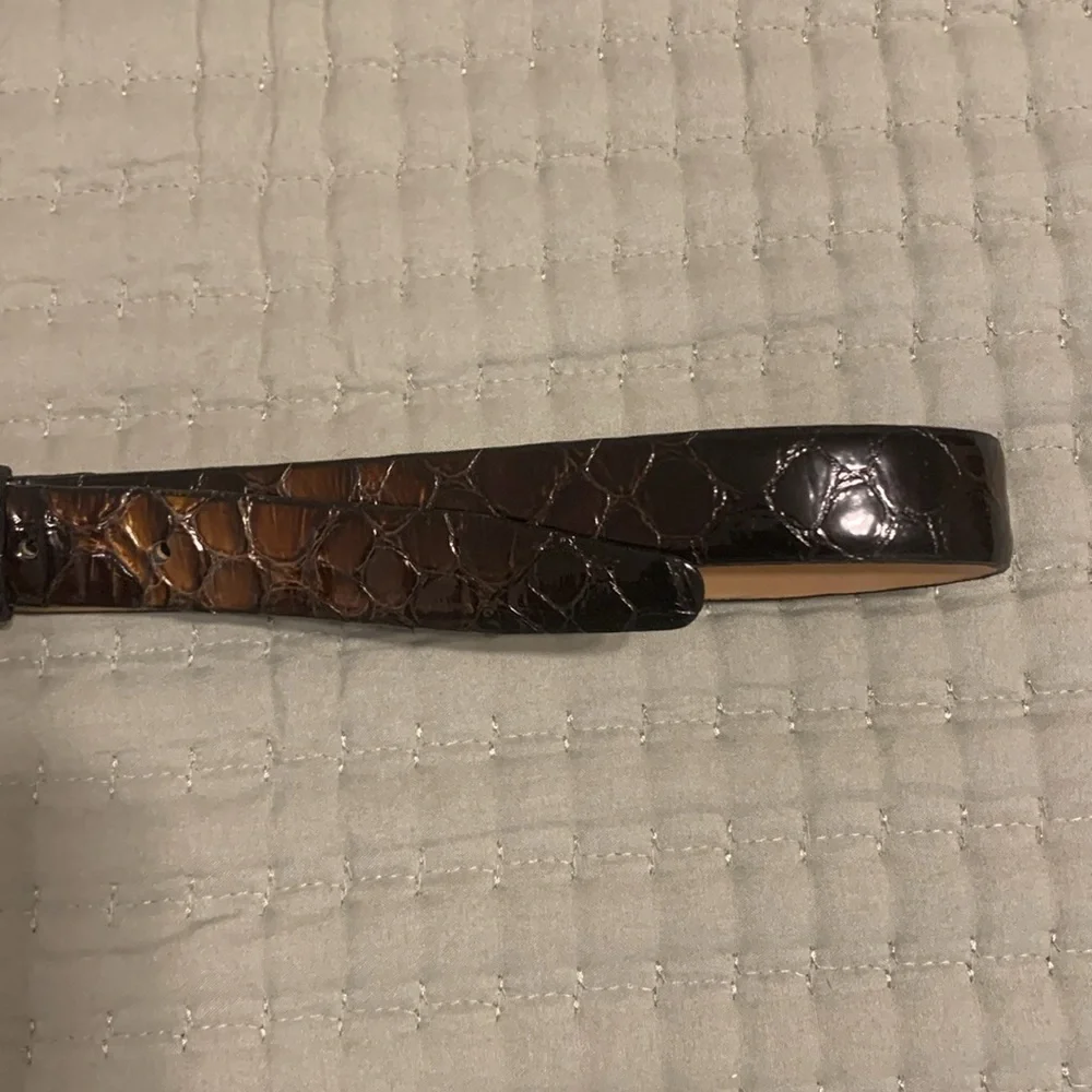 DNKY Italian alligator Calfskin Belt NWOT Size Youth Extra Lg Gold/Black design